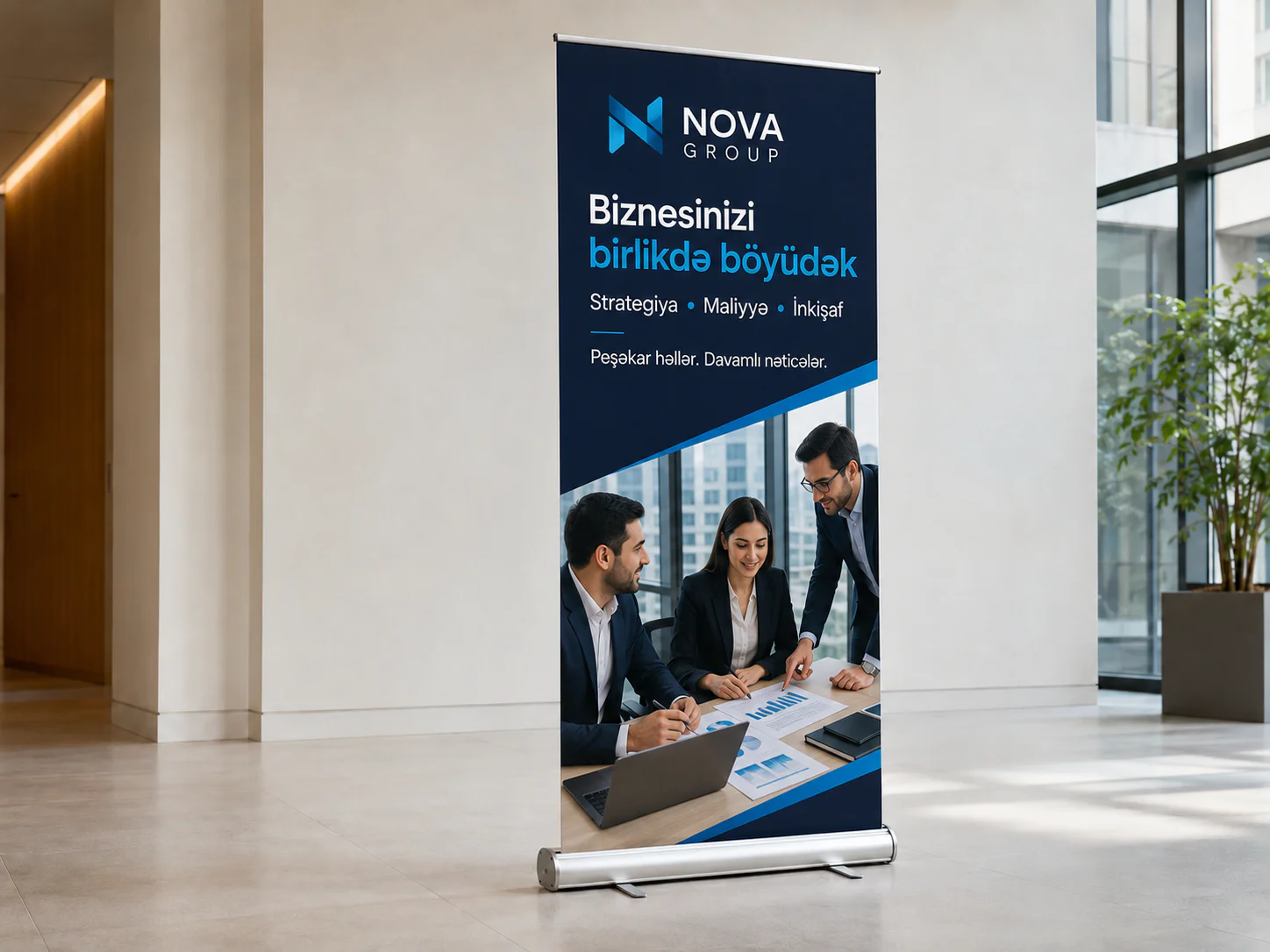 Roll-up reklam stendi nümunəsi